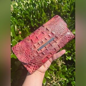 😳SALE😳 🌺🌸GUC BRAHMIN WISTERIA TRIFOLD WALLET with separate Checkbook Insert